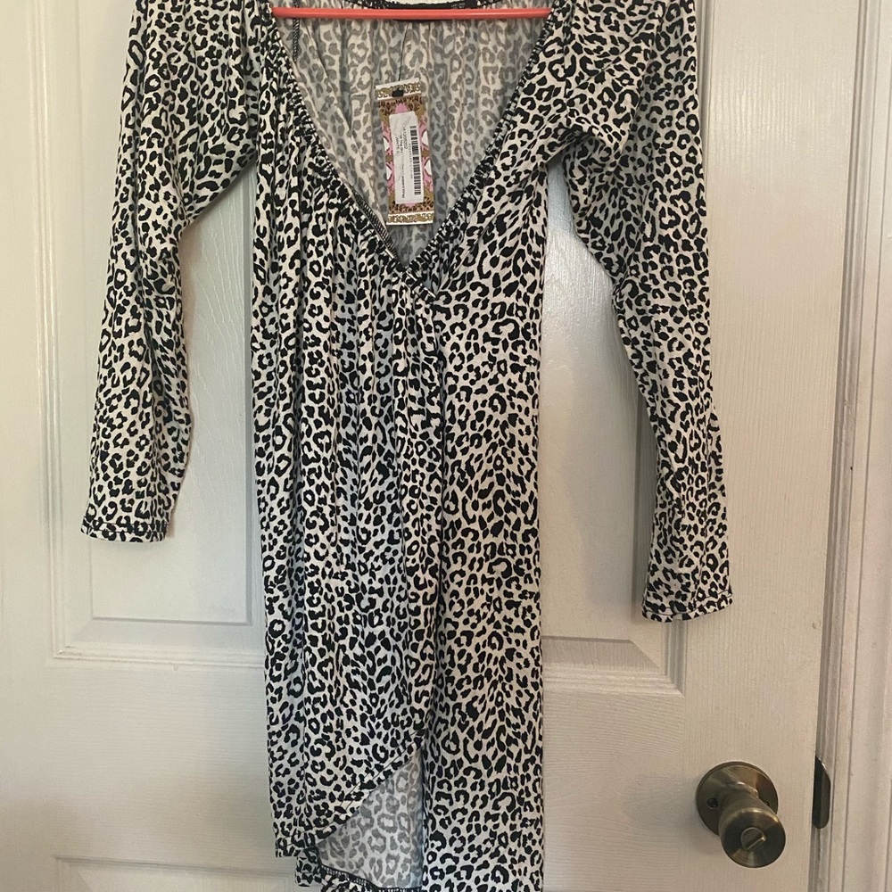 Snow leopard wrap dress - Picture 4 of 5
